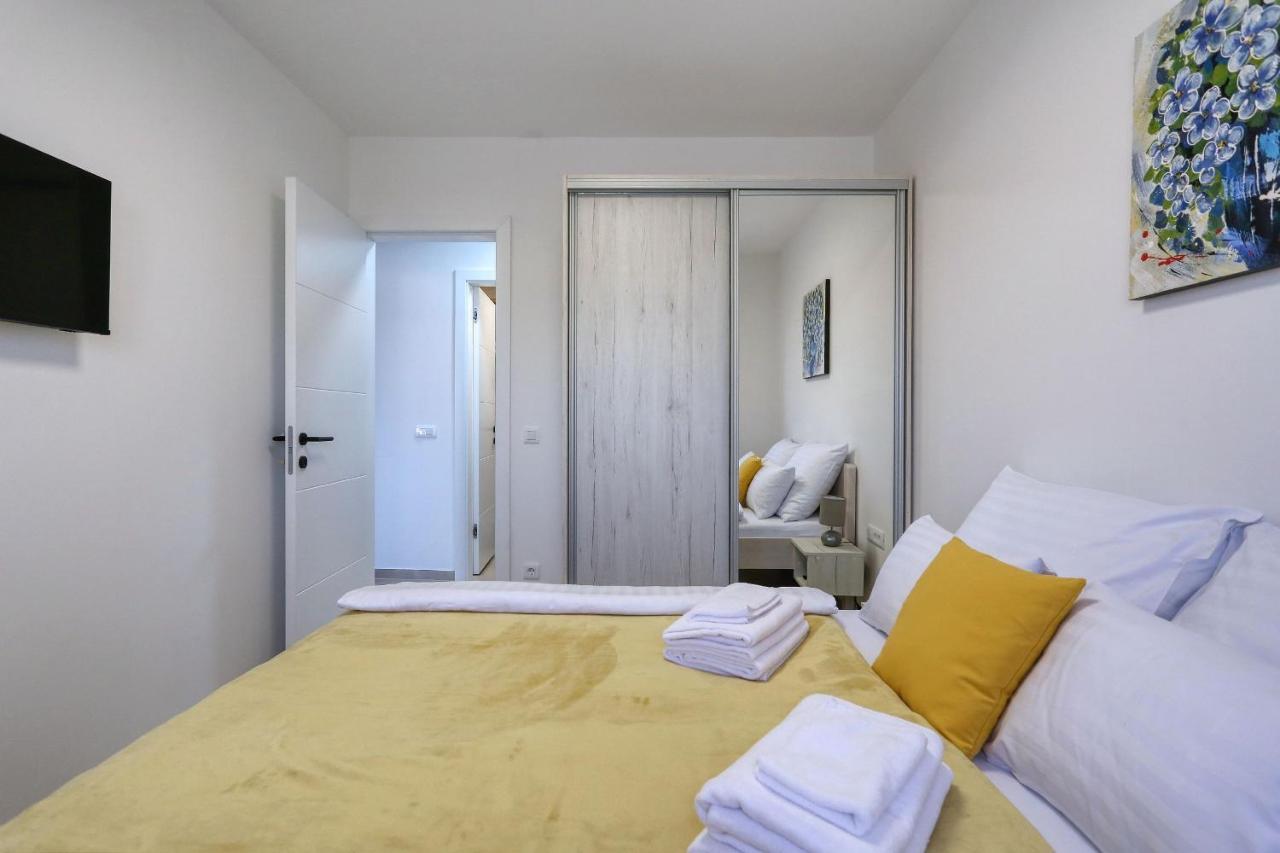 Apartments Bonaca With Jacuzzi Privlaka  Esterno foto