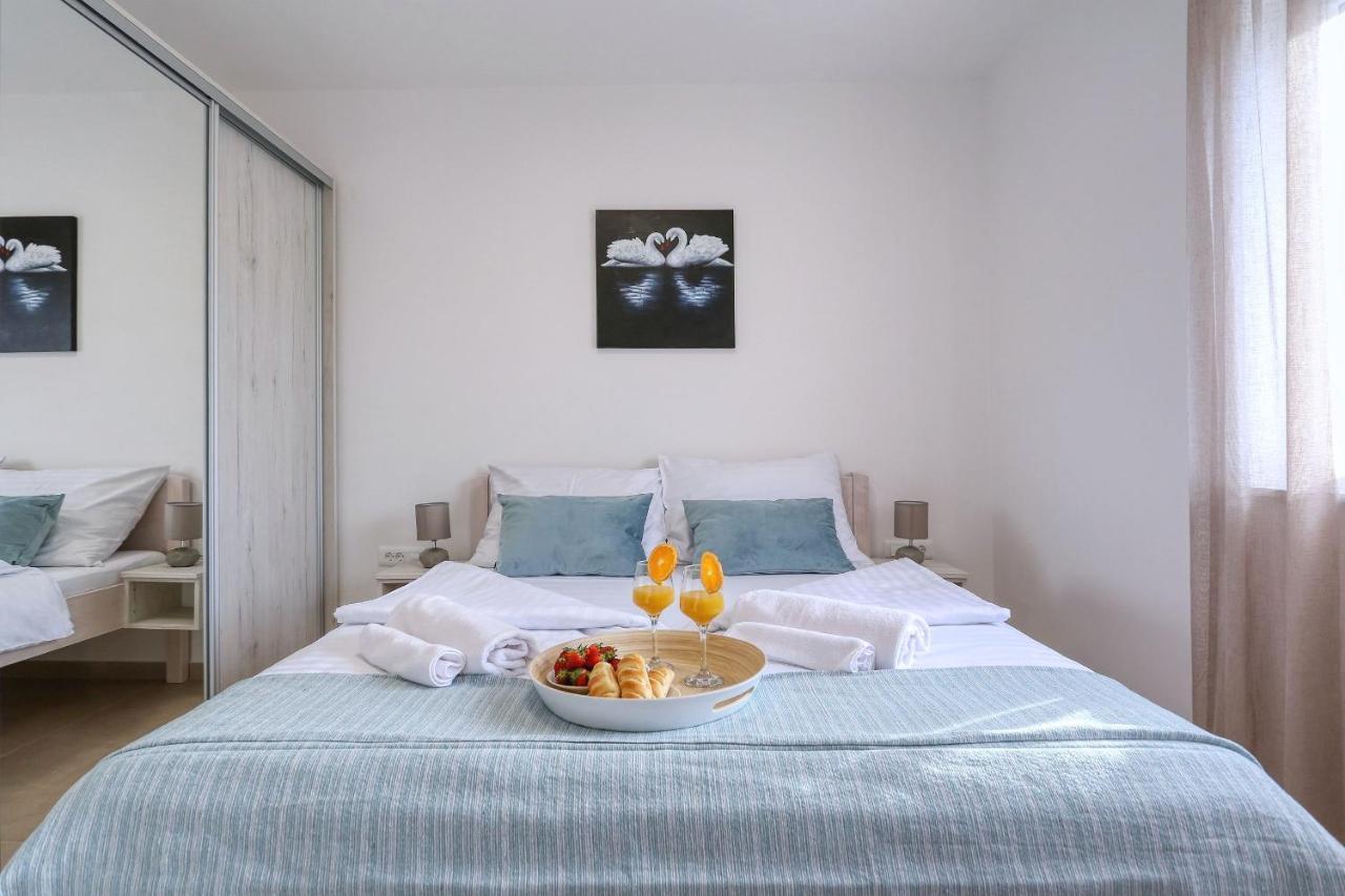 Apartments Bonaca With Jacuzzi Privlaka  Esterno foto